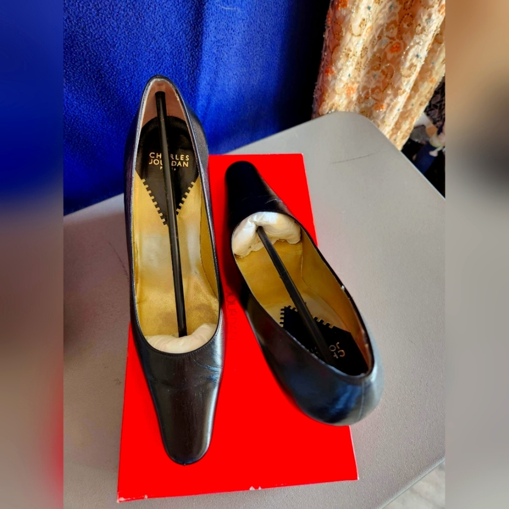 Black Charles Jourdan Paris pumps, size 8, made in Spain